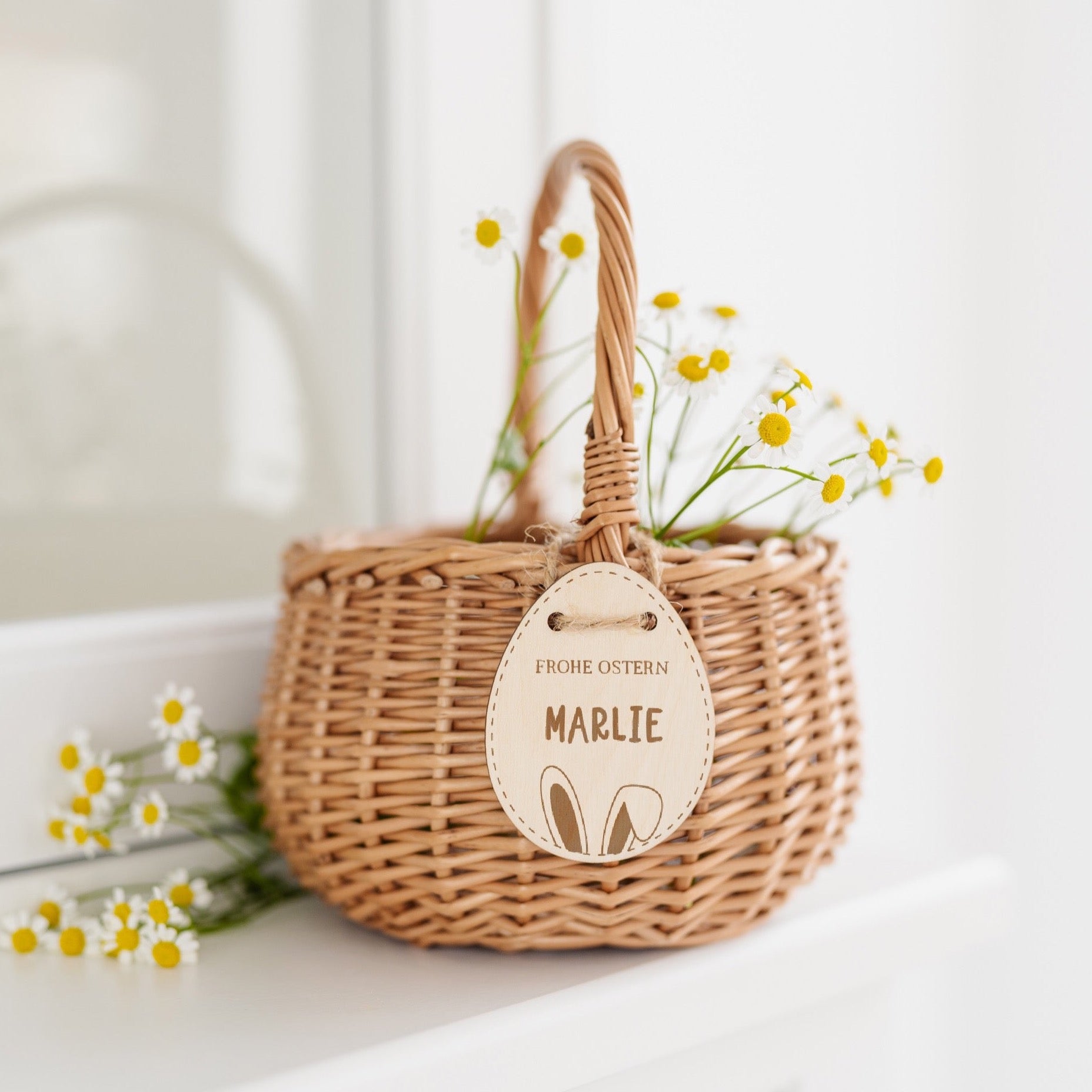 Personalisierter Korb mit Anhänger | Frohe Ostern Outline