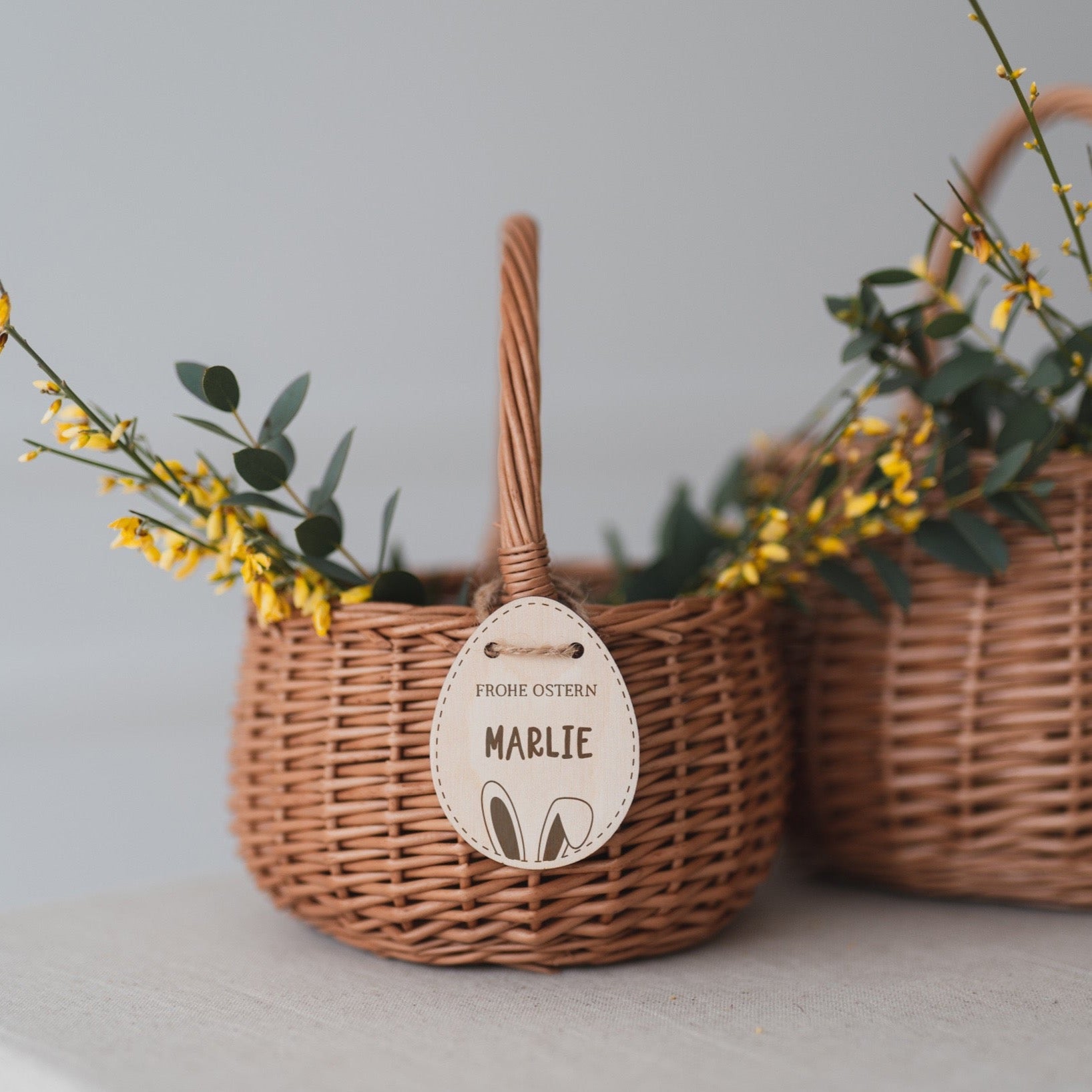 Personalisierter Korb mit Anhänger | Frohe Ostern Outline