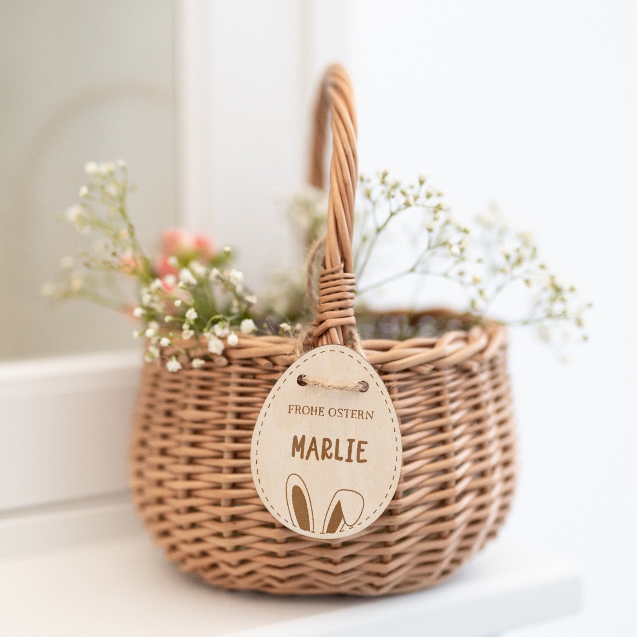 Personalisierter Korb mit Anhänger | Frohe Ostern Outline
