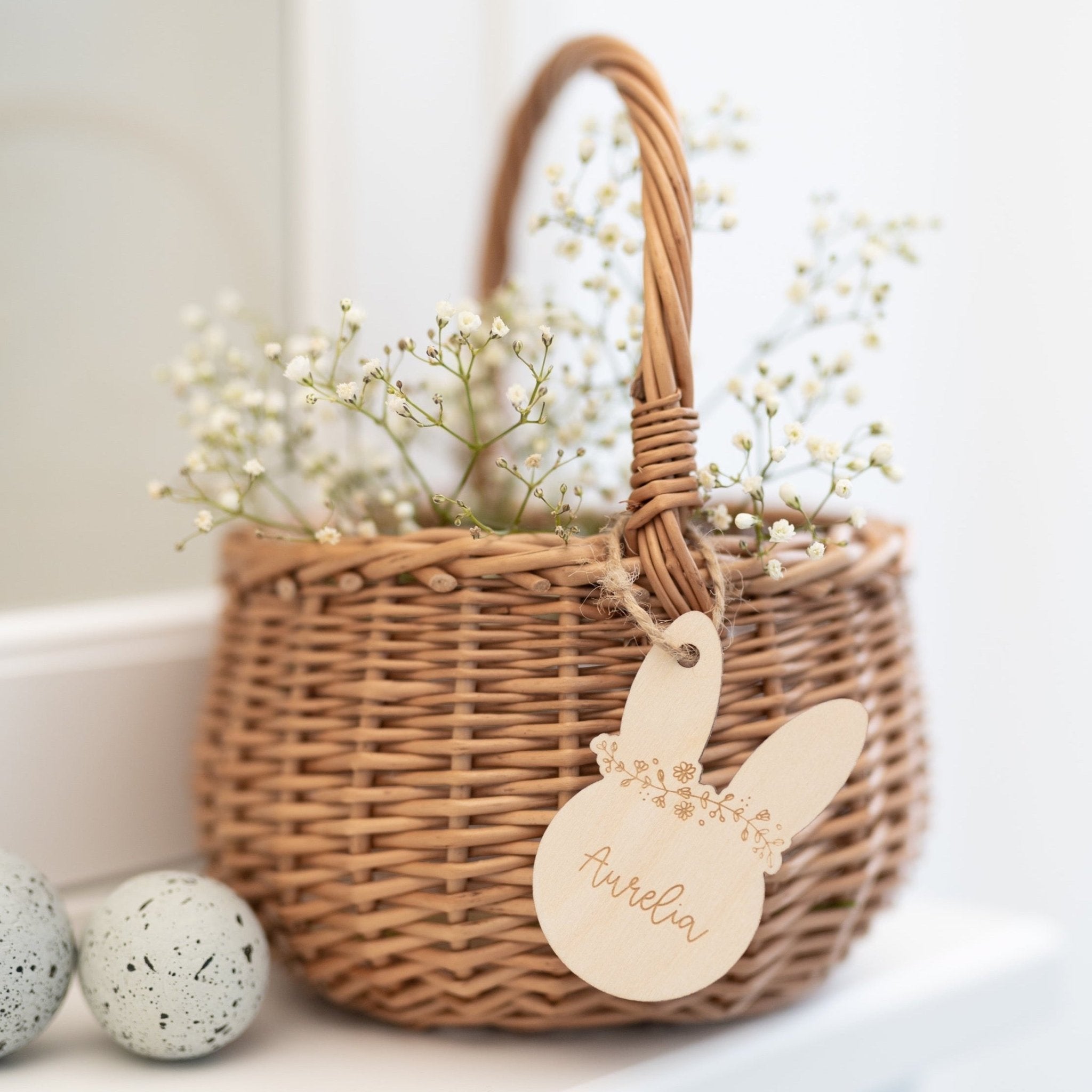 Personalisierter Korb mit Anhänger | Hase Blümchen