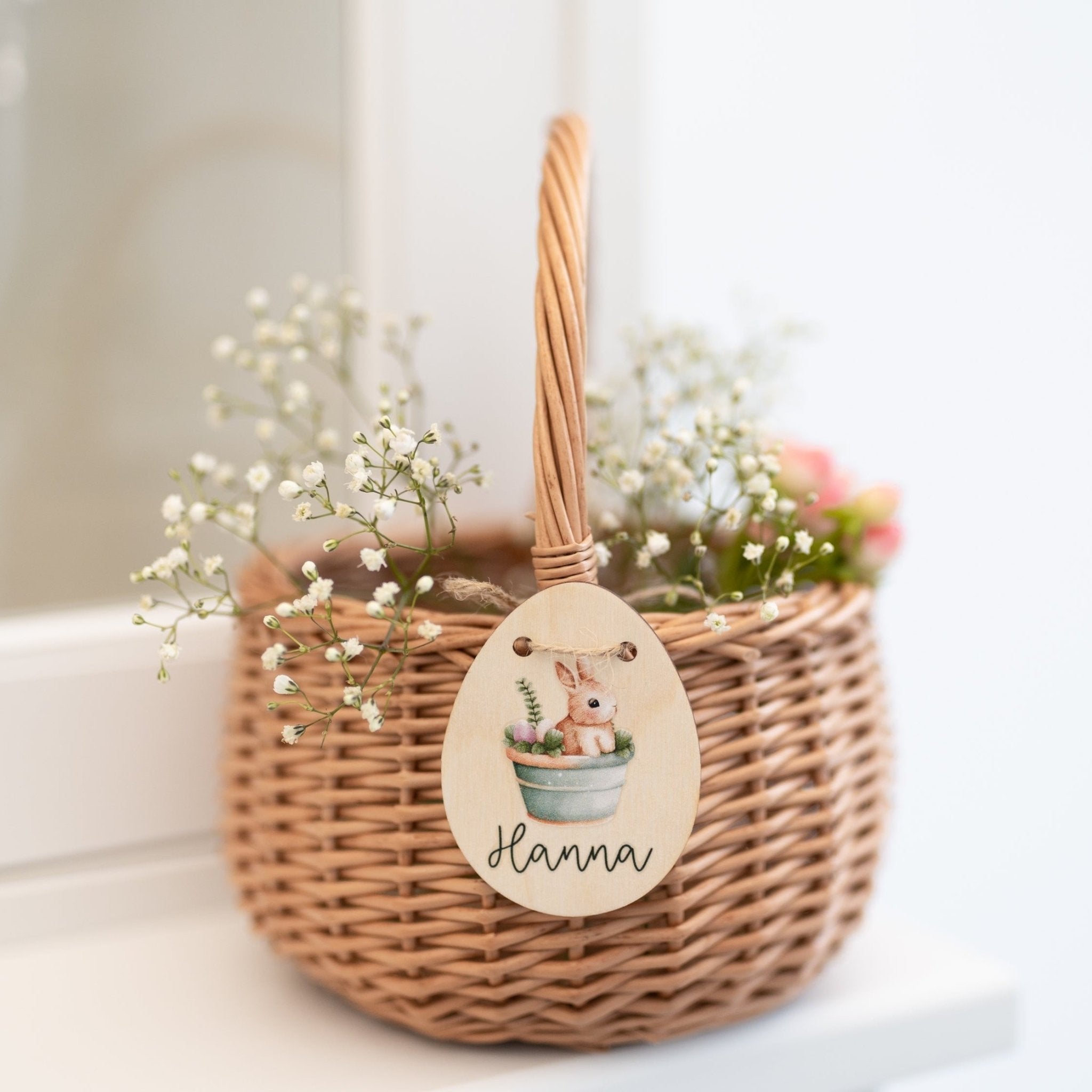 Personalisierter Korb mit Anhänger | Hase im Korb