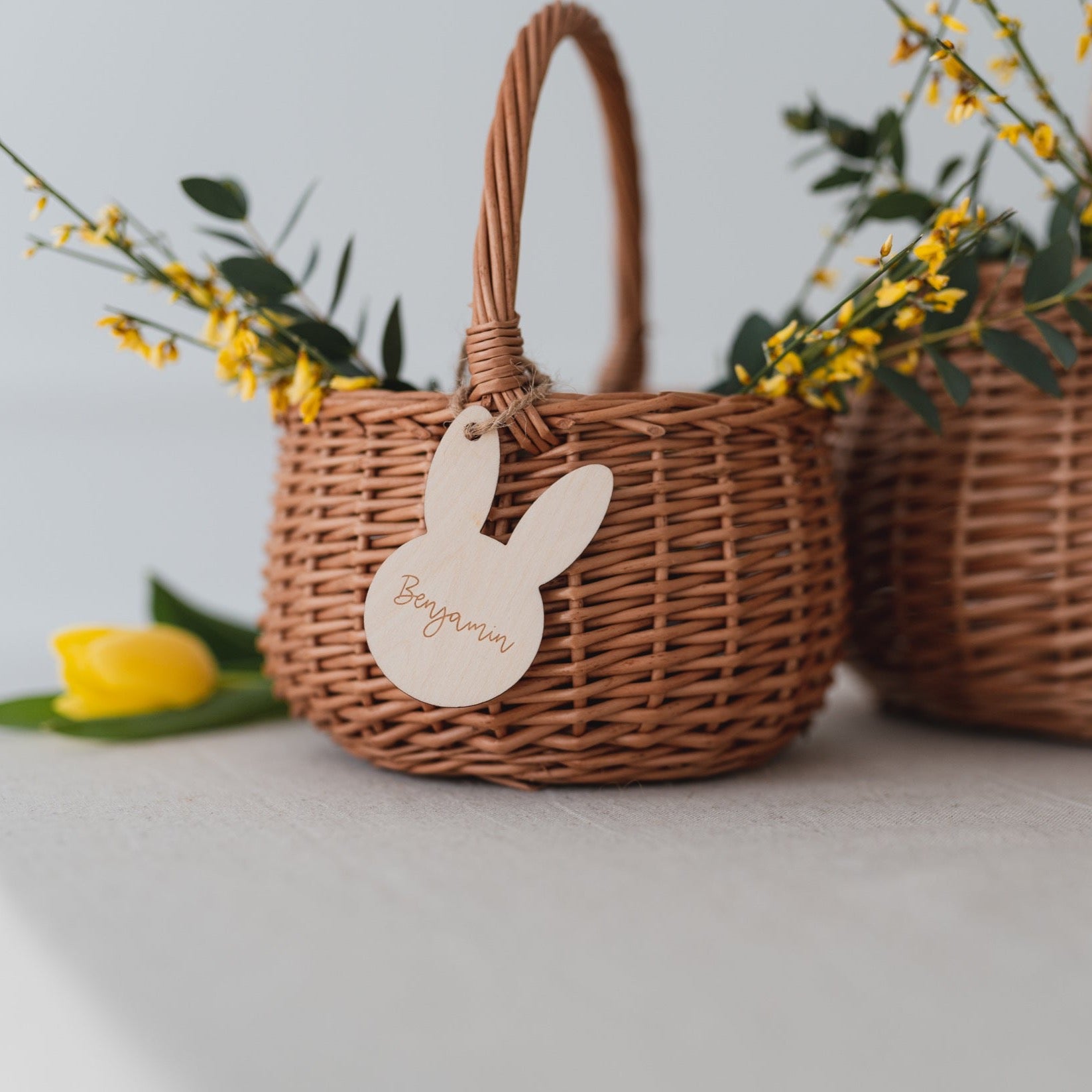 Personalisierter Korb mit Anhänger | Hase schlicht