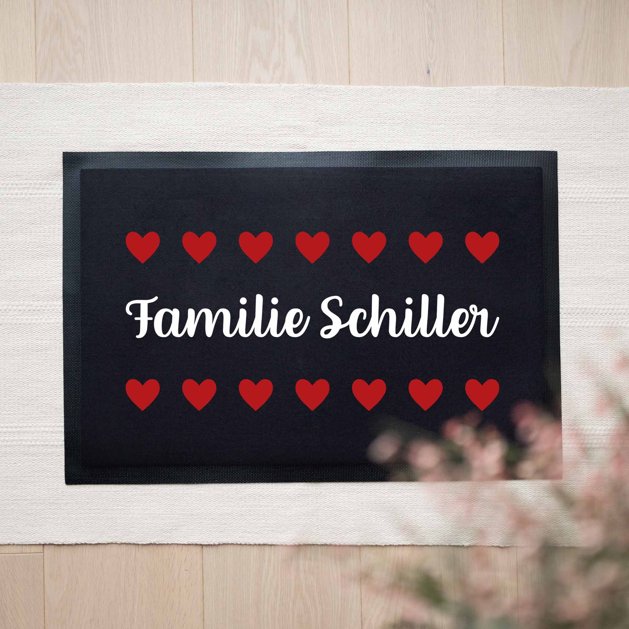 Personalisierte Stoff Fußmatte | Herzkette rot