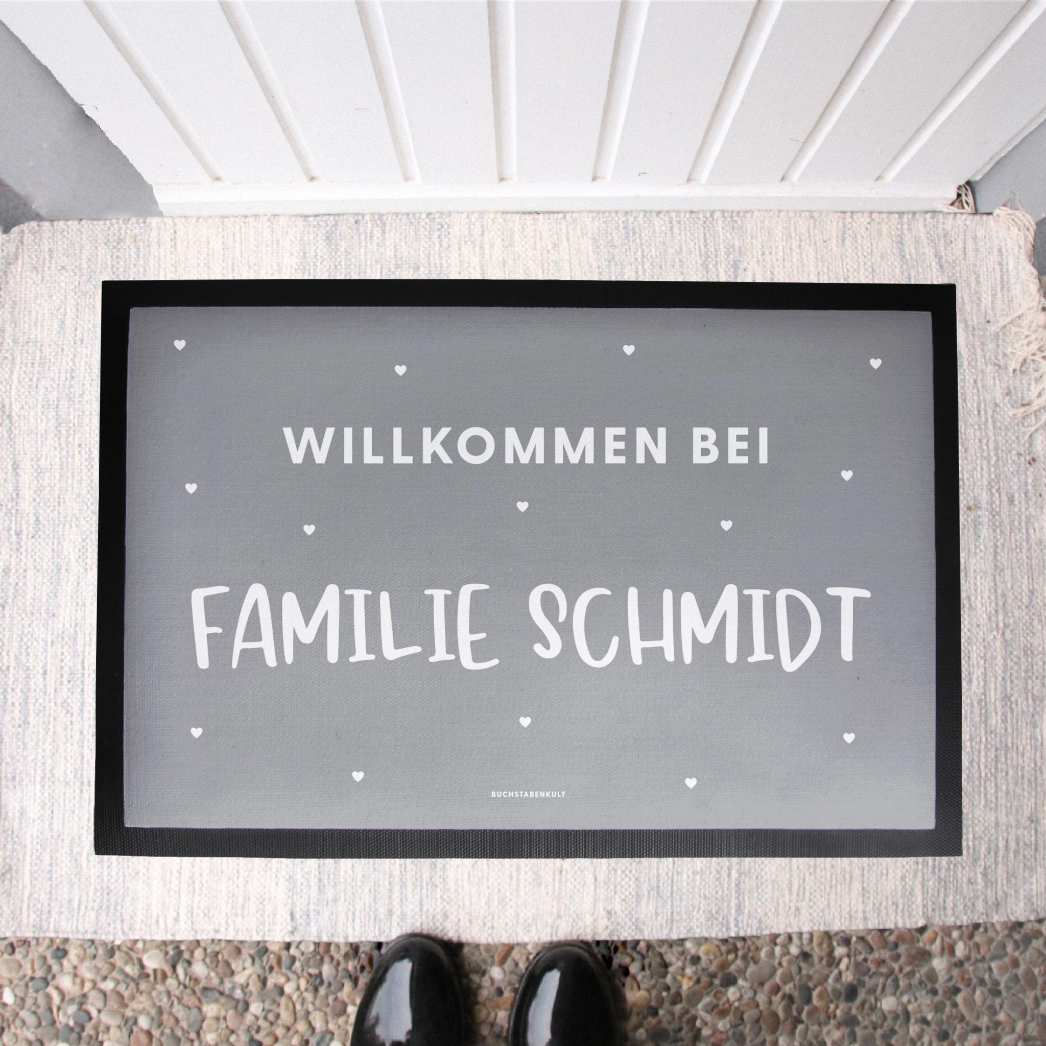 Personalisierte Stoff Fußmatte | Willkommen Bei Herzchen -GRAU-