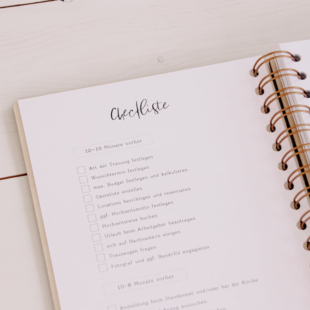 Personalisierter Hochzeitsplaner Holzbuch 'Blumenkranz'