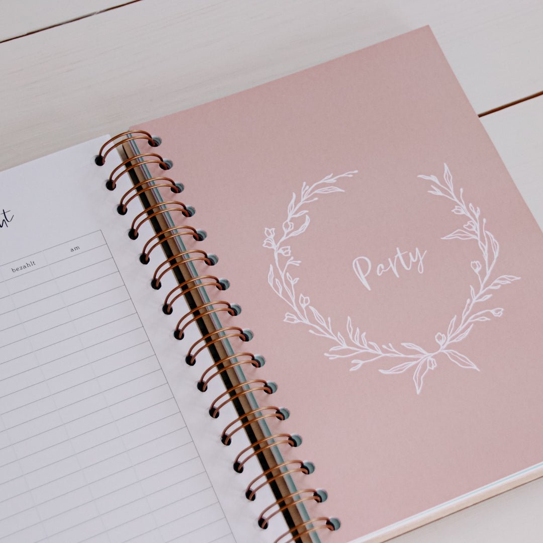 Personalisierter Hochzeitsplaner Holzbuch 'Blumenkranz'