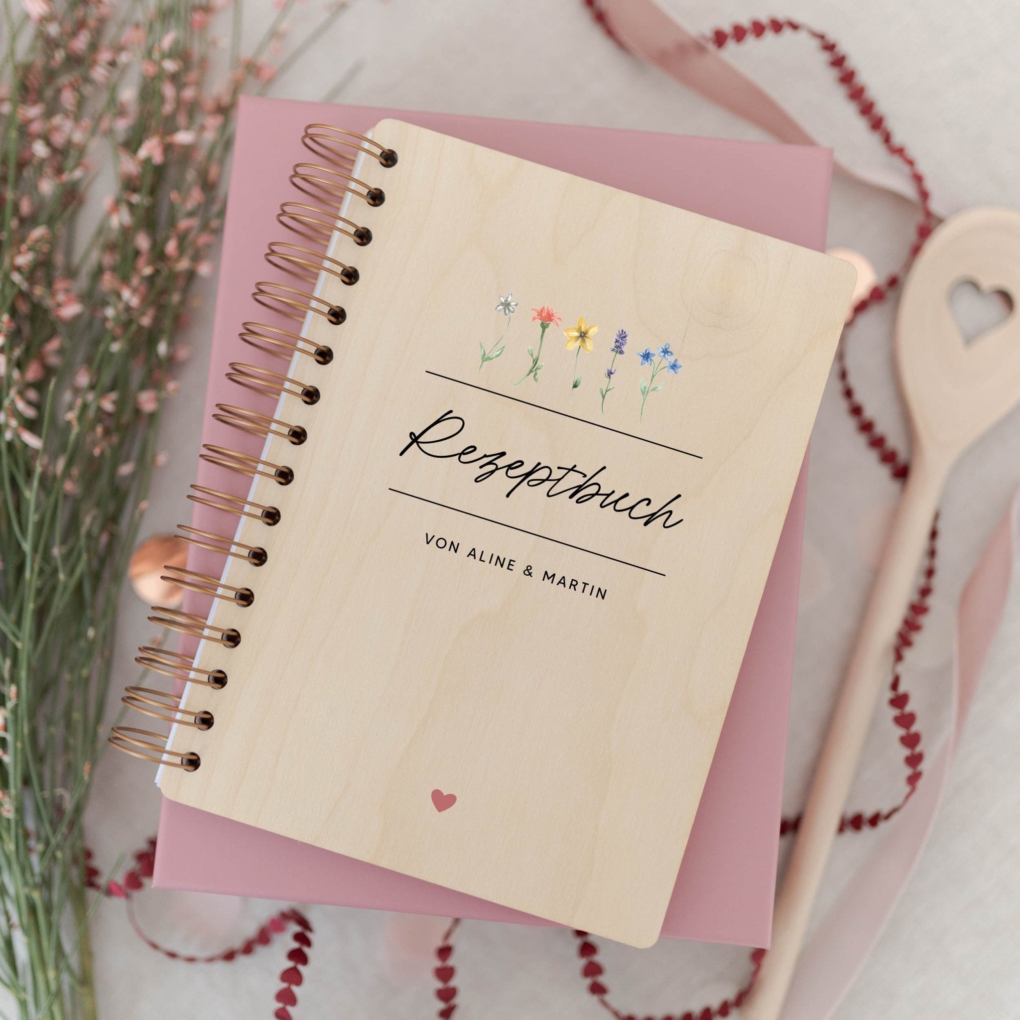 Personalisiertes Rezeptbuch Holzbuch 'Rainbow Flowers'
