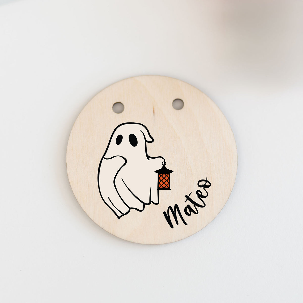 Personalisierter Korb mit Anhänger | Halloween Geist Bunt Name