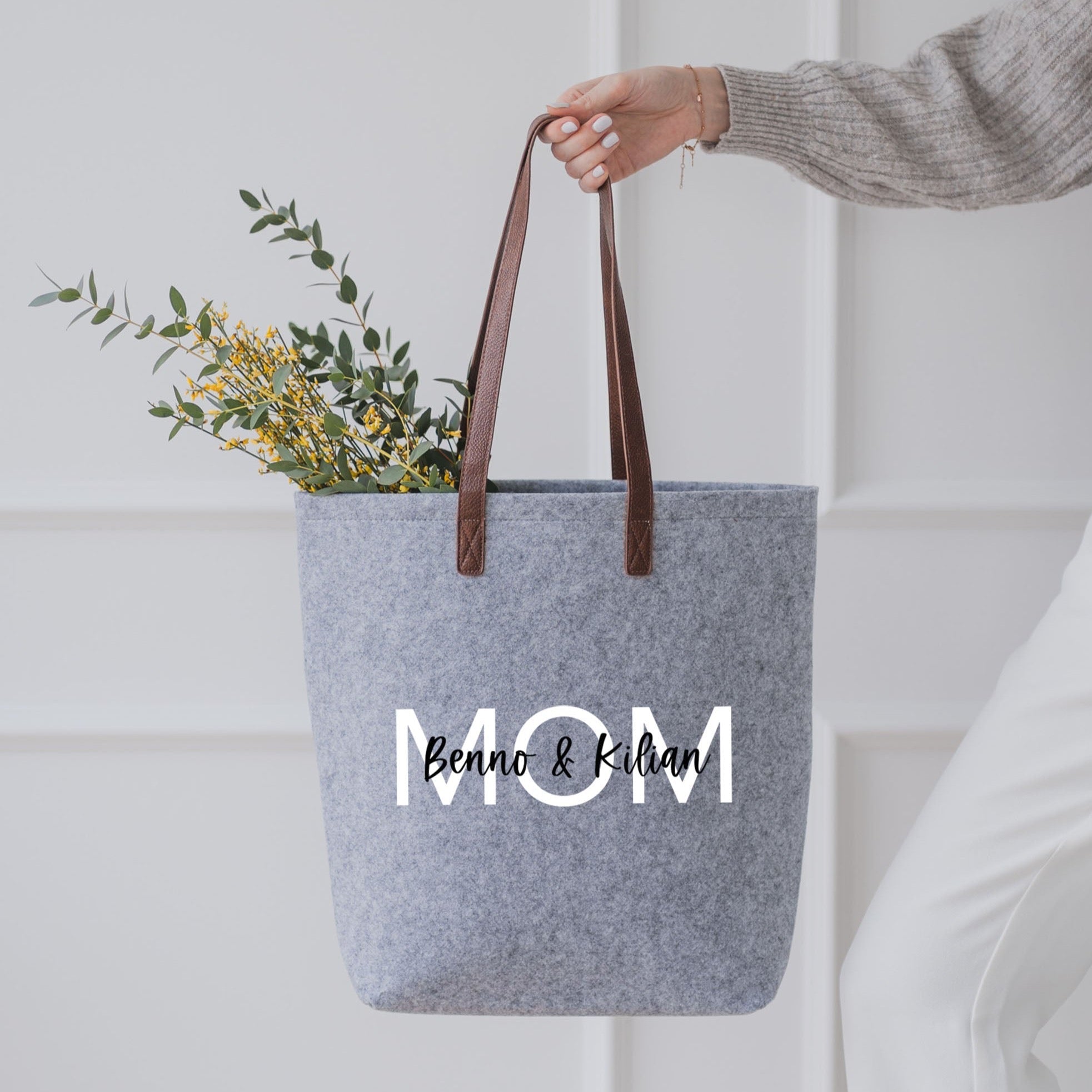 Personalisierte Filztasche GRAU MOM MOM weiss