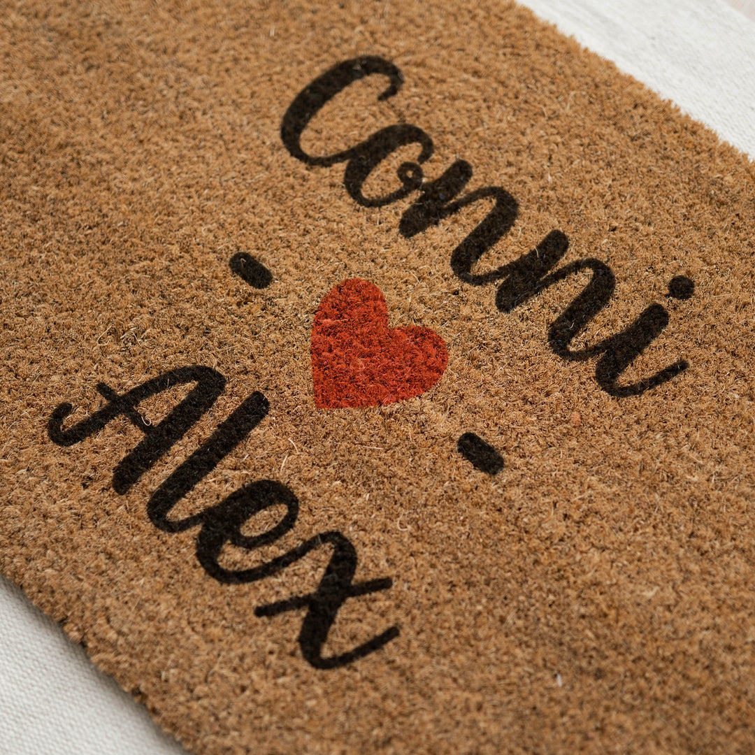 Personalisierte Kokos Fußmatte | Paar Herz rot