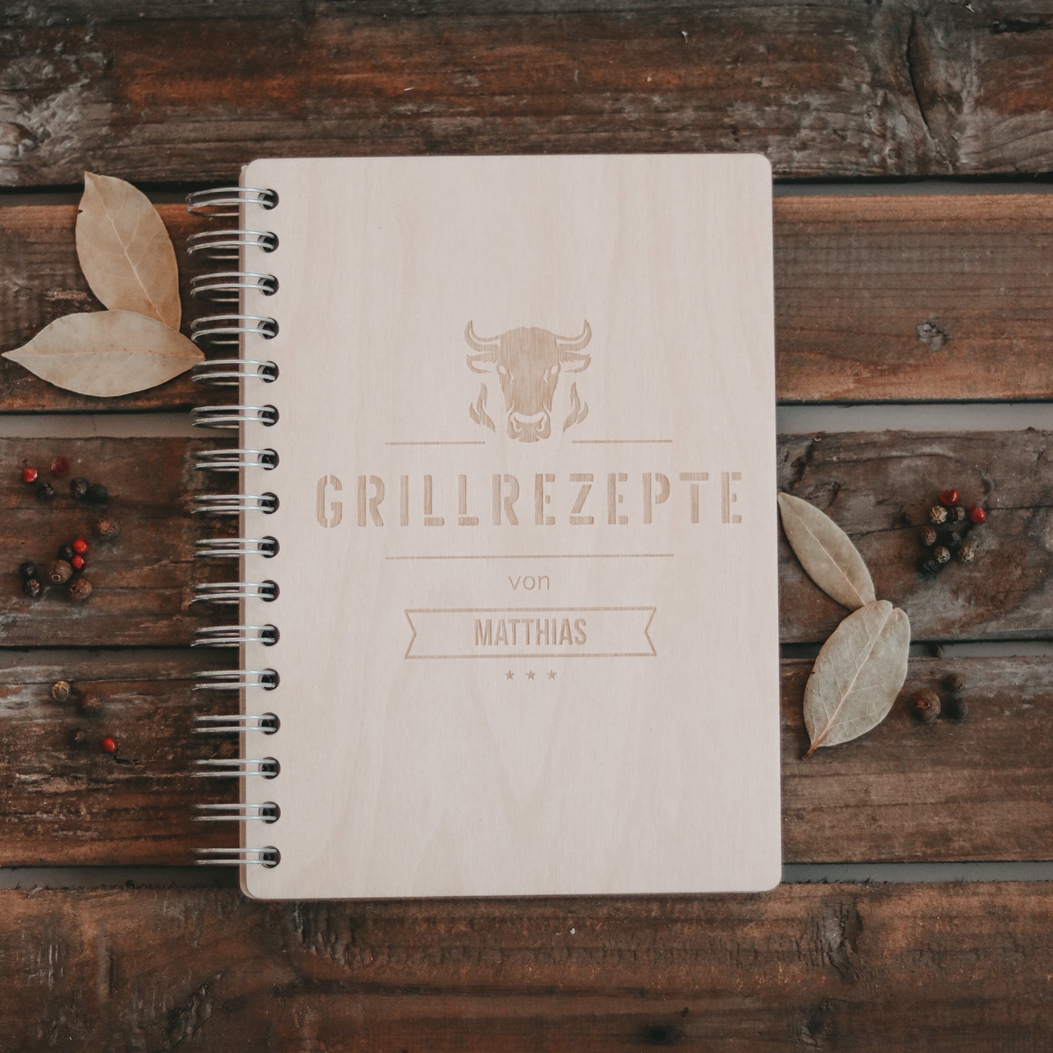 Personalisiertes Holzbuch Grillbuch 'Bulle'